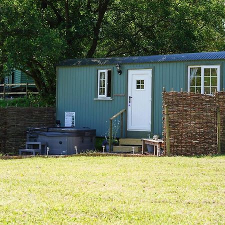 The Laburnum Retreat Shepherd Hut Private Hot Tub Upper Hulme Exterior foto