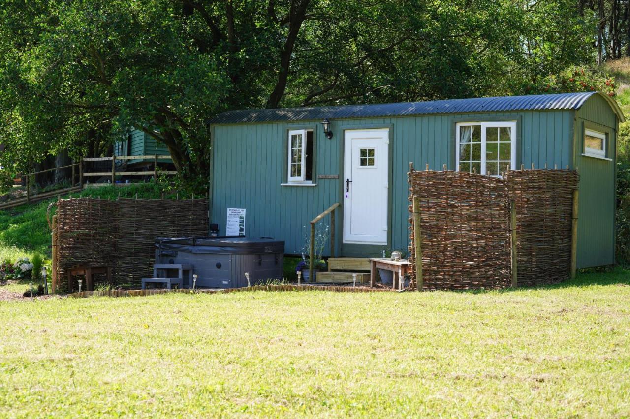 The Laburnum Retreat Shepherd Hut Private Hot Tub Upper Hulme Exterior foto